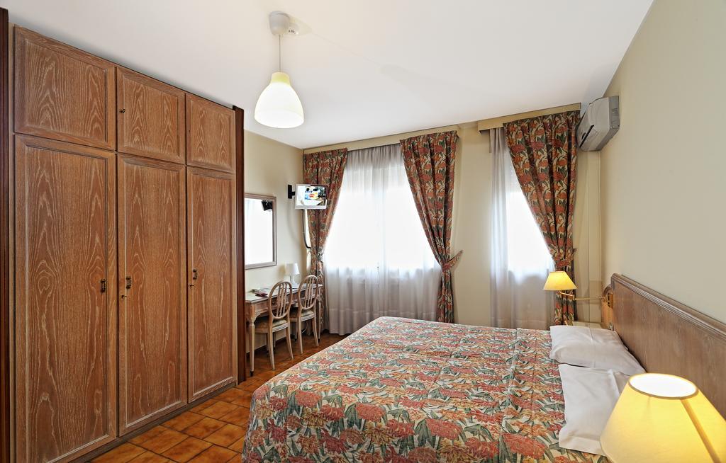 Hotel Residence Sogno 노바라 외부 사진